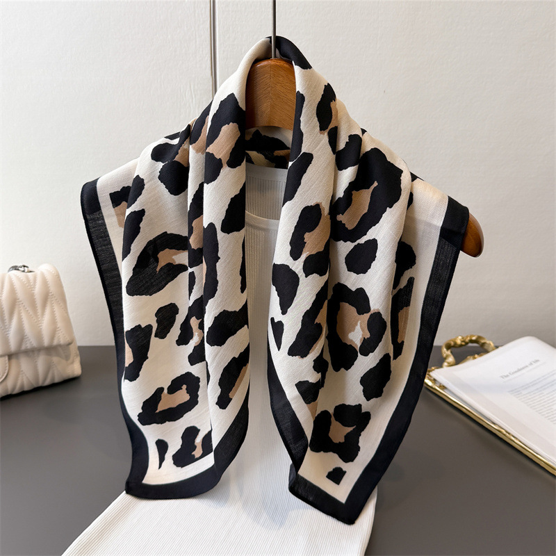 Scarf Silk Square - Écharpe carrée en soie synthétique 70%
