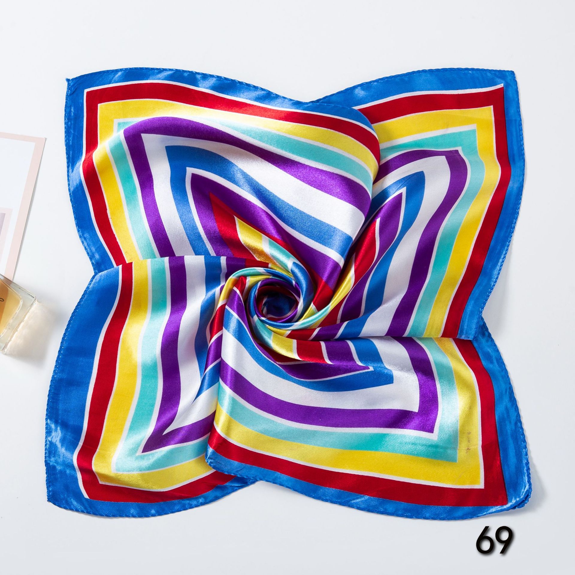 Écharpe carrée imprimée pour f - Silk Neck Scarf avis et prix